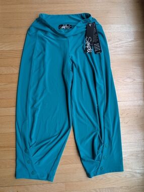 NWT Sympli THE BEST Unity Capri Pants in Gem Teal - Size 4